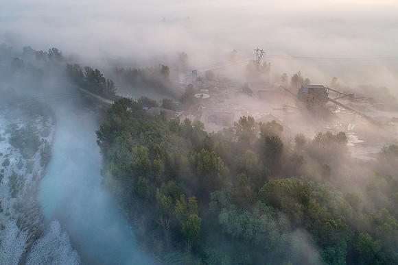 Cava nella nebbia
